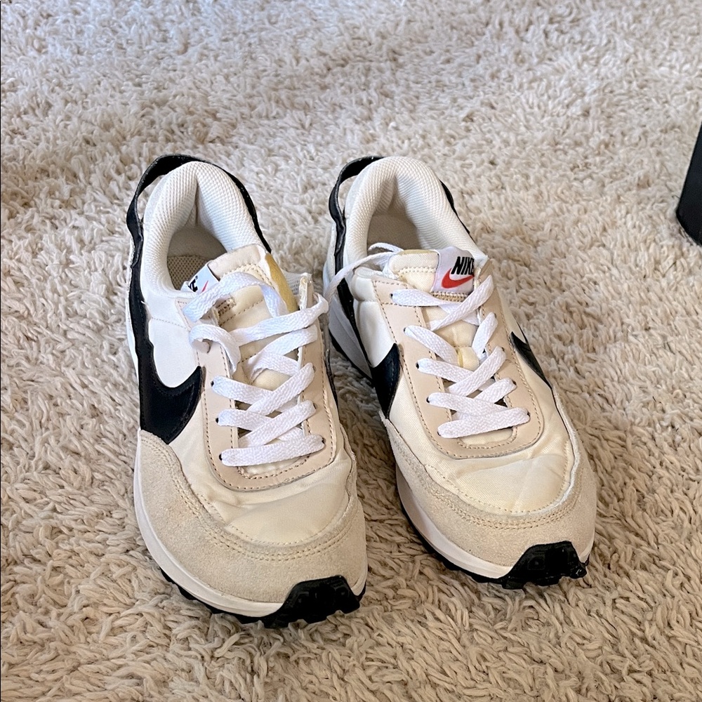 Nike Waffle Debut Sneakes